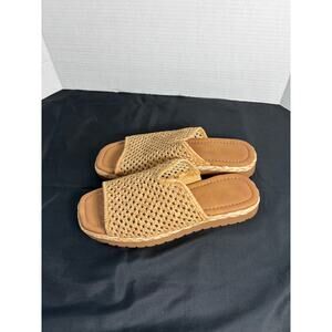 Bare Traps Tasmine Wedge Sandal  Slip on  Size 8